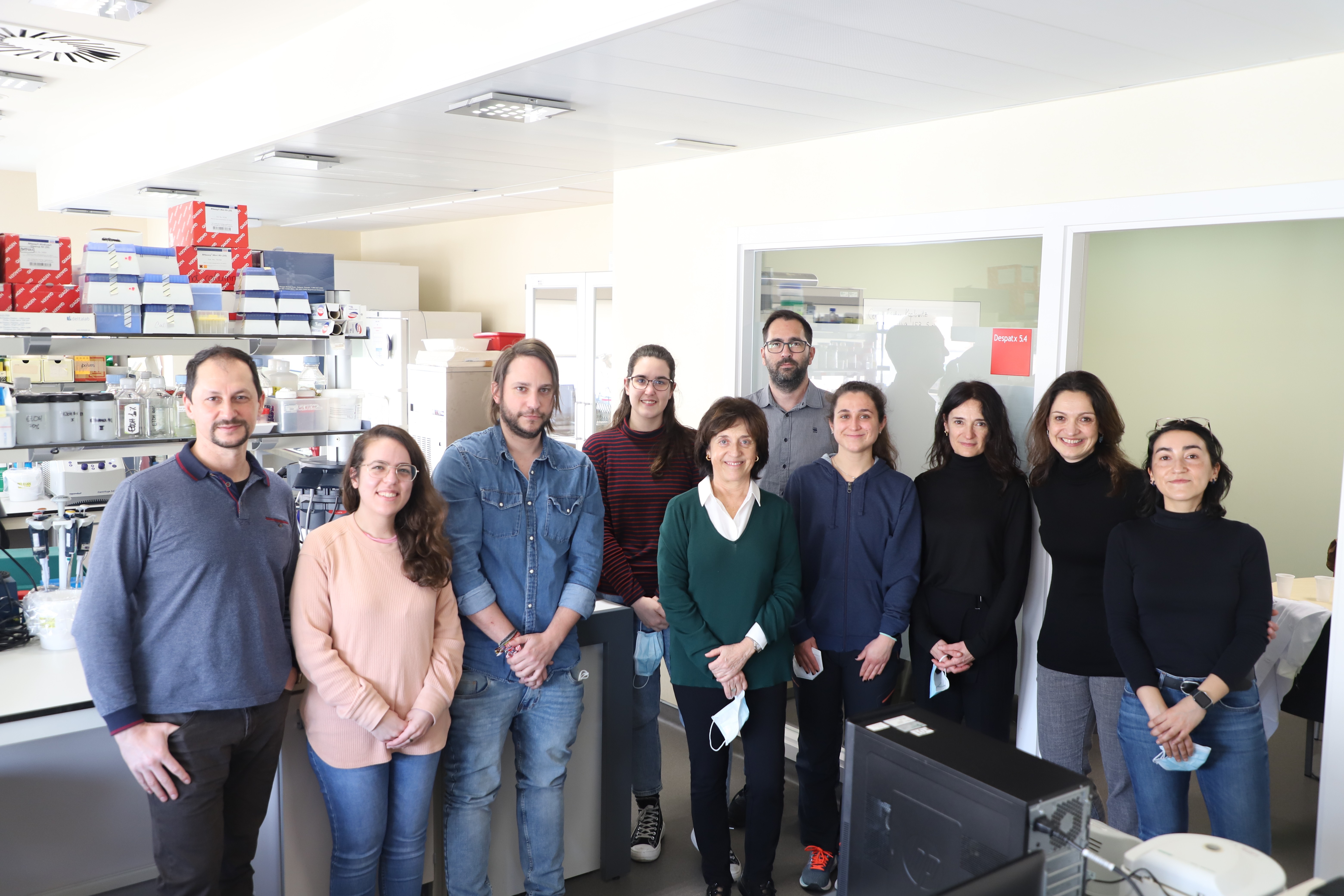 Las dietas ricas en grasa modifican la expresión diferencial de genes entre sexos en tejidos metabólicos