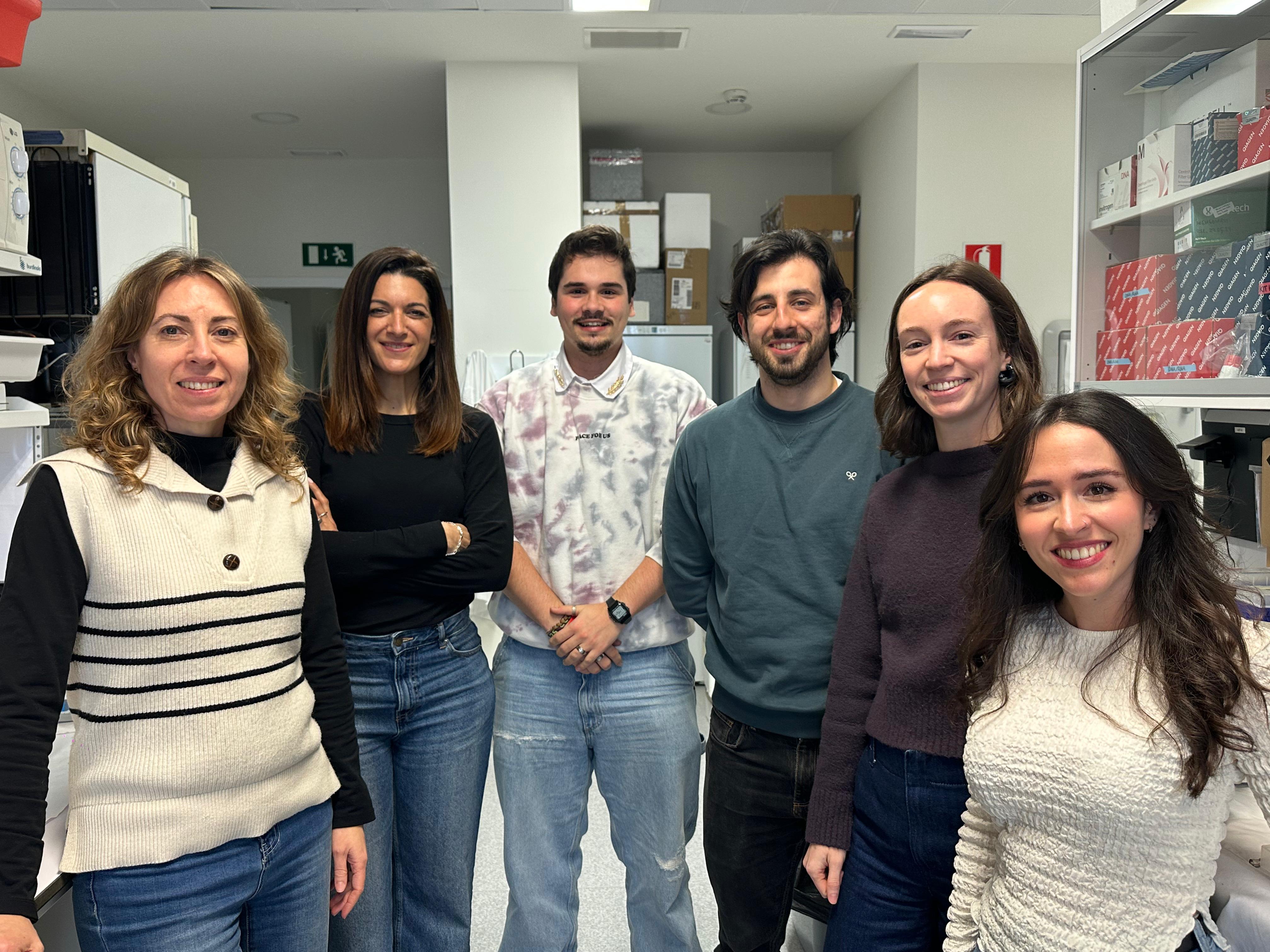 Un gen asociado a eliminar la hepatitis C se vincula a mayor envejecimiento inmune en personas con VIH