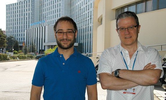 Los embarazos gemelares deben adelantar el parto a la semana 37 de gestación para reducir al mínimo los riesgos de muerte intrauterina Los embarazos gemelares deben adelantar el parto a la semana 37 de gestación para reducir al mínimo los riesgos de muerte intrauterina