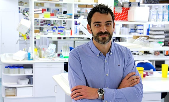 Rubén Francés recibe el premio “Alberto Sols” Rubén Francés recibe el premio “Alberto Sols”